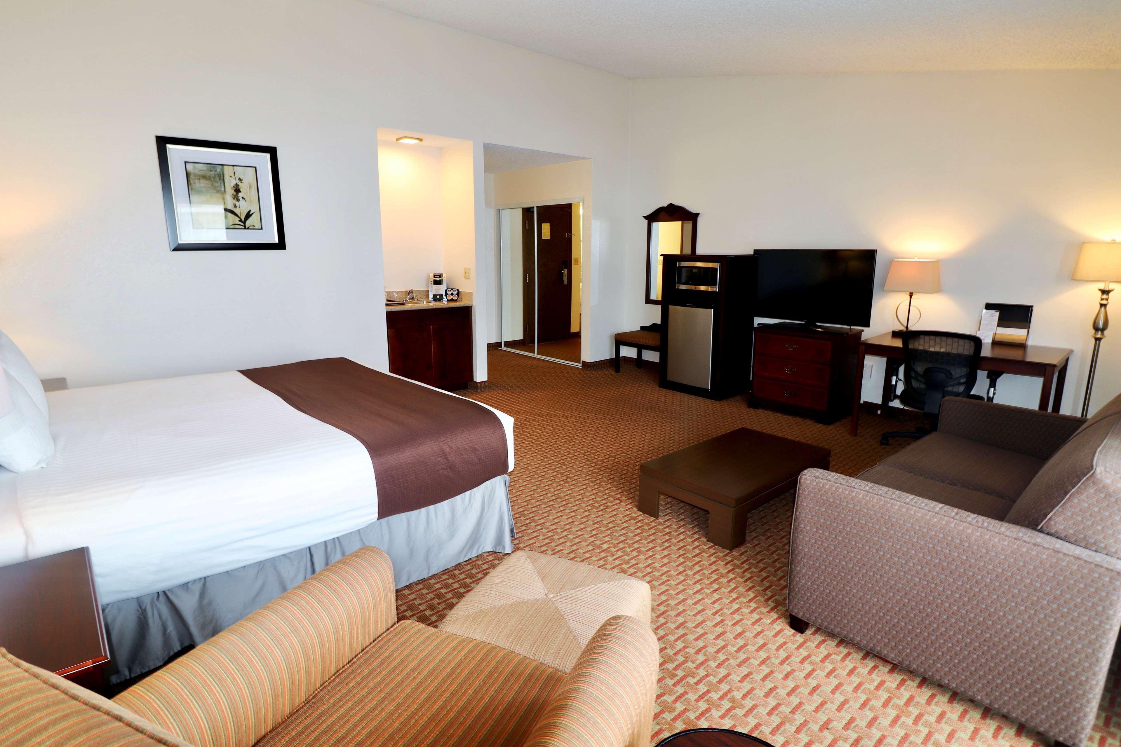וונאטצ'י Best Western Chieftain Inn מראה חיצוני תמונה