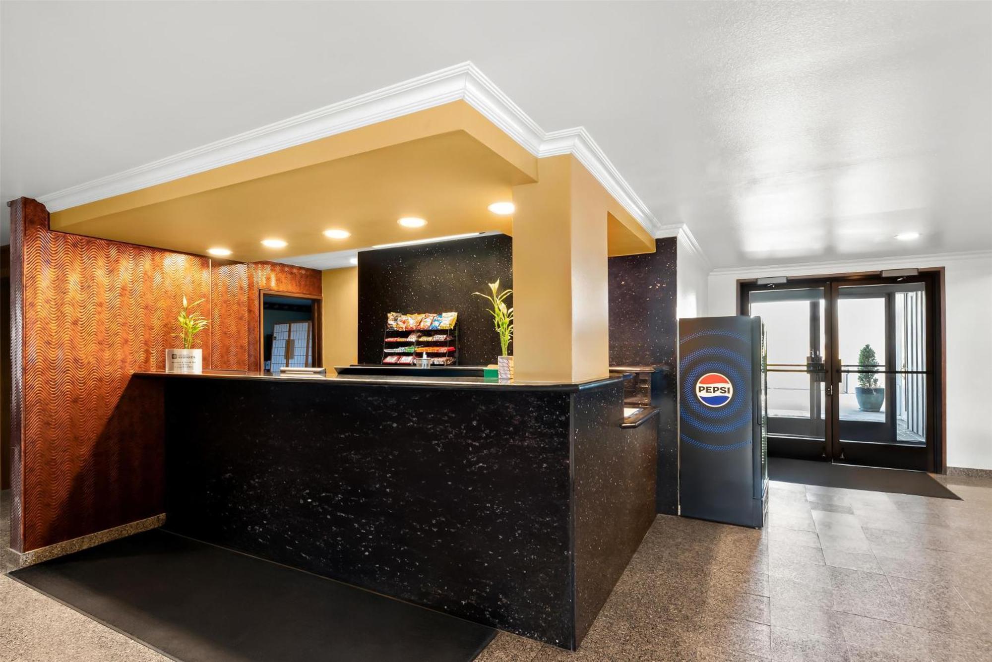 וונאטצ'י Best Western Chieftain Inn מראה חיצוני תמונה