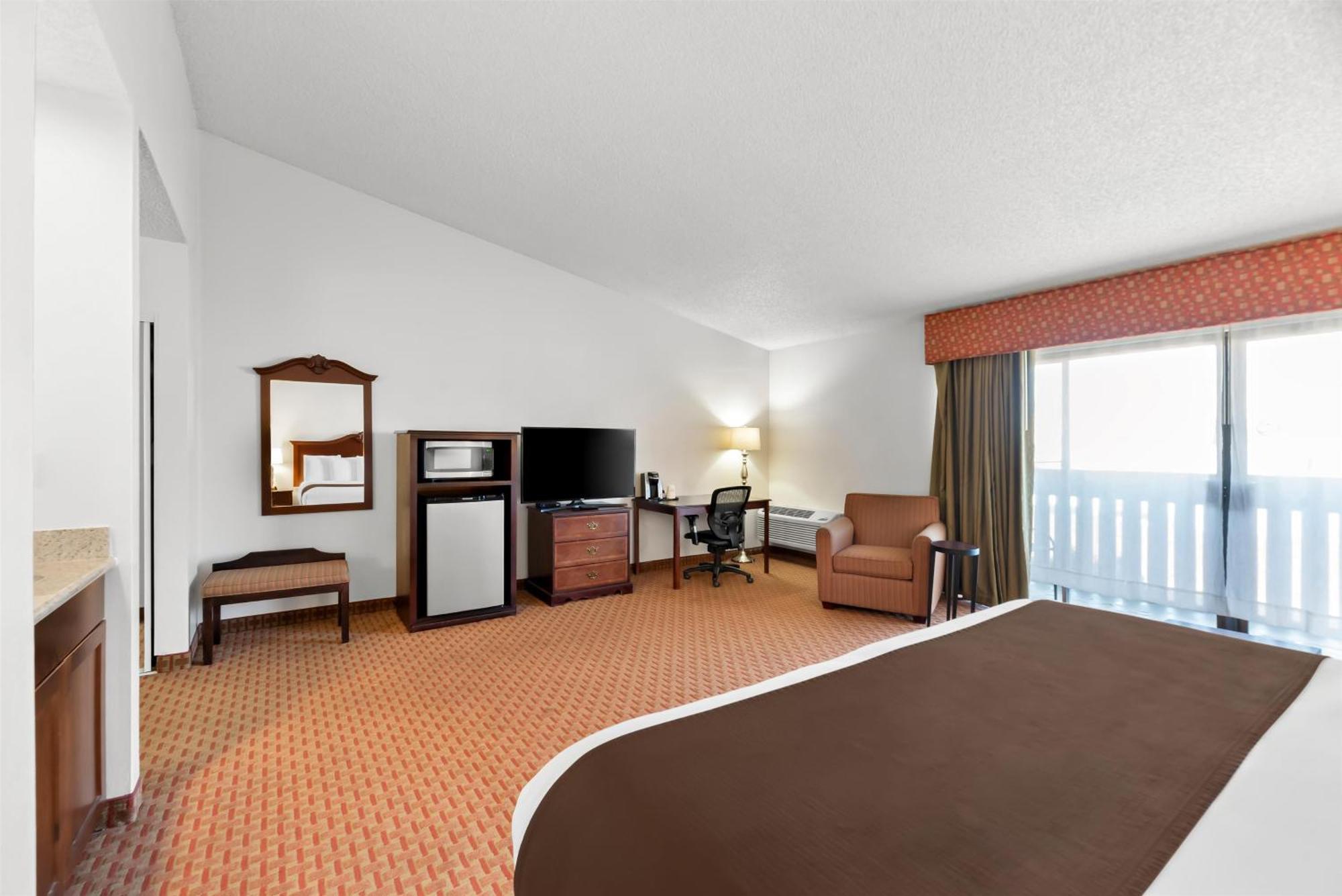 וונאטצ'י Best Western Chieftain Inn מראה חיצוני תמונה