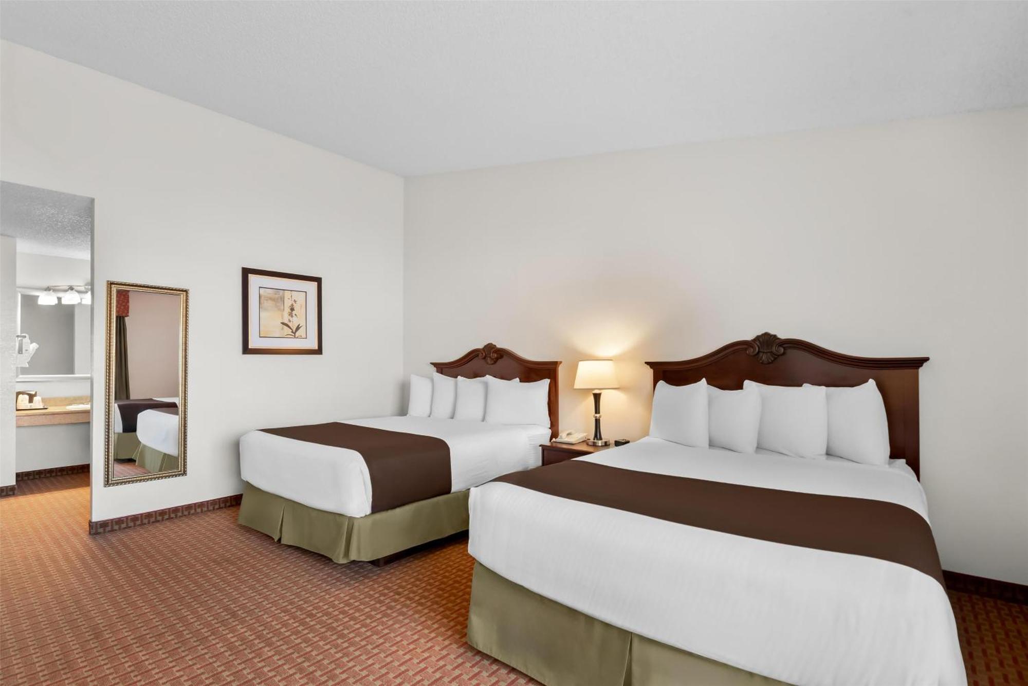 וונאטצ'י Best Western Chieftain Inn מראה חיצוני תמונה