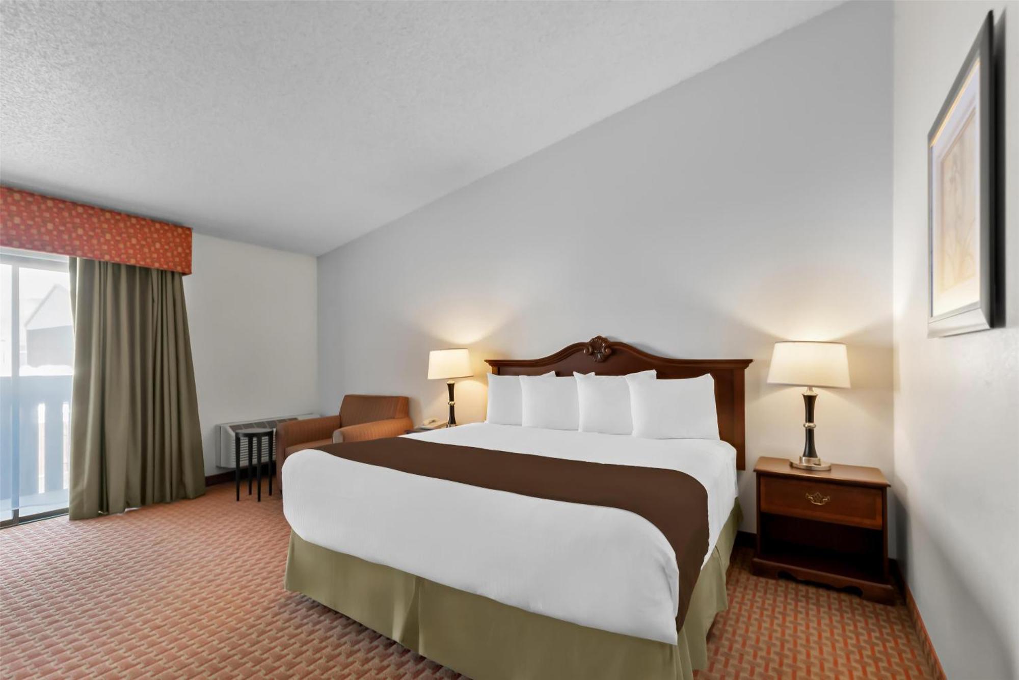 וונאטצ'י Best Western Chieftain Inn מראה חיצוני תמונה