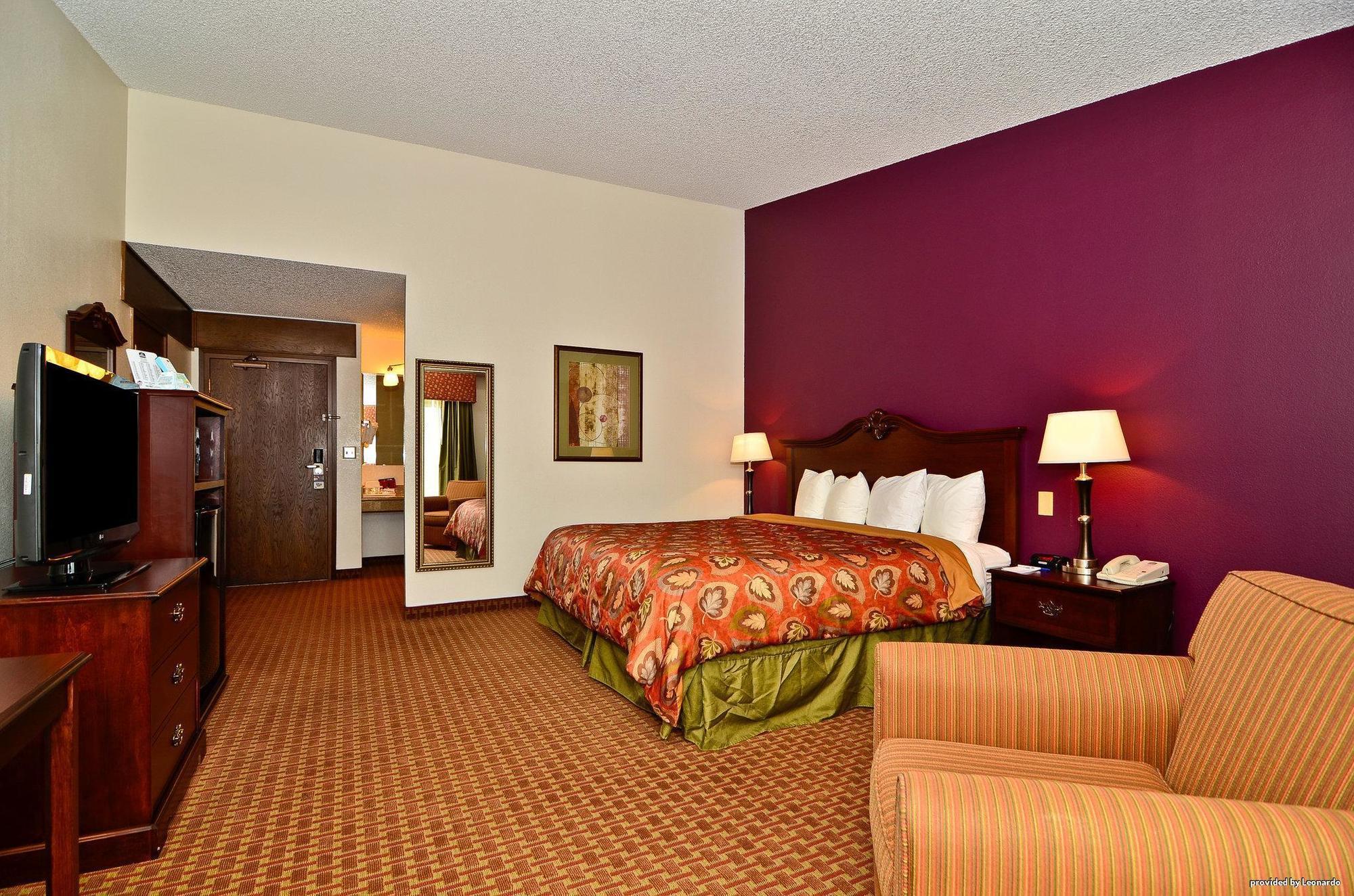 וונאטצ'י Best Western Chieftain Inn חדר תמונה